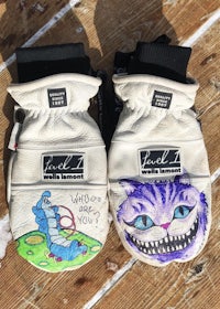 cheshire cat mittens